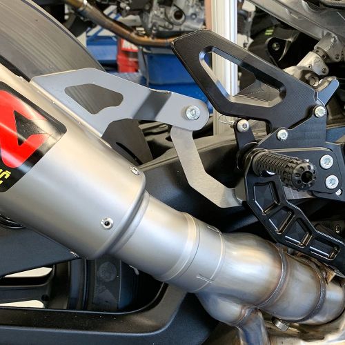 Preview: Akrapovic muffler bracket - Kopie