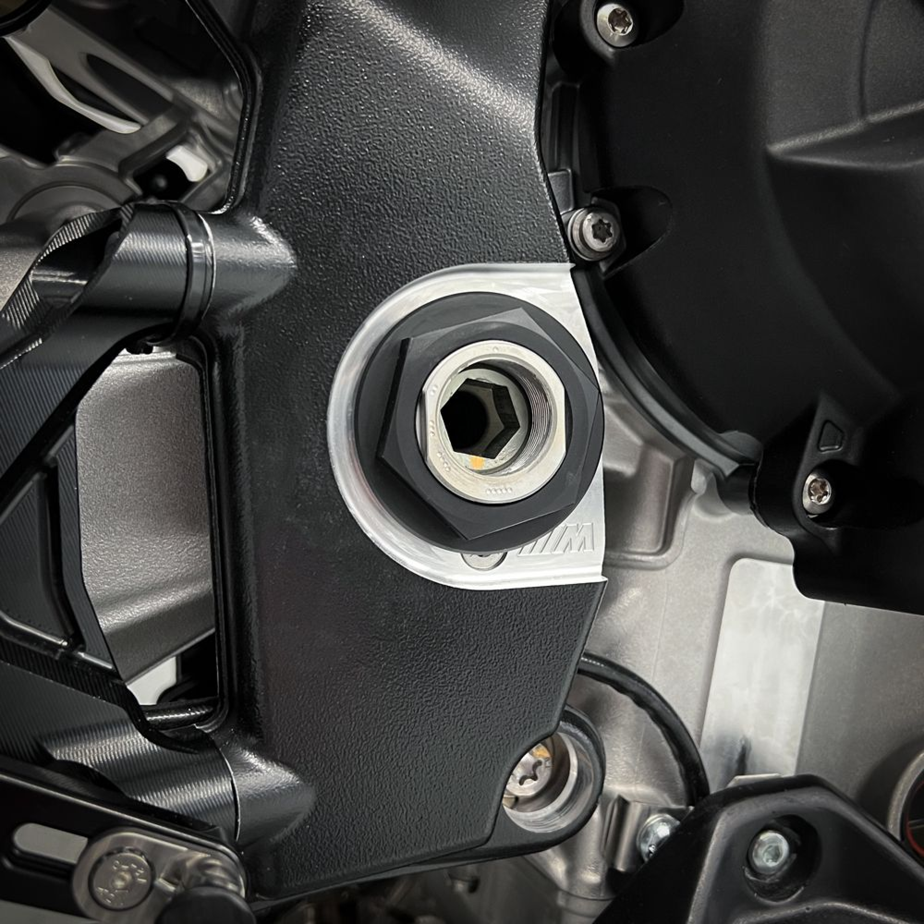 Alpha Racing Mutter für Schwingenachse an S & M - M36x0,75